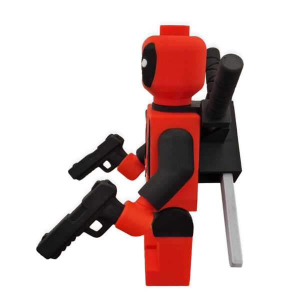 Deadpool big fig (side, guns out) - Mr 3D Printz - Infinite Brick